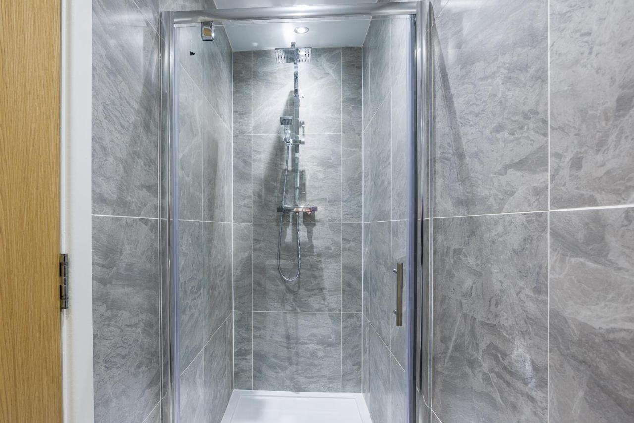 ניוקאסל Luxury Apartment 5 Min To City Centre*Free Parking מראה חיצוני תמונה